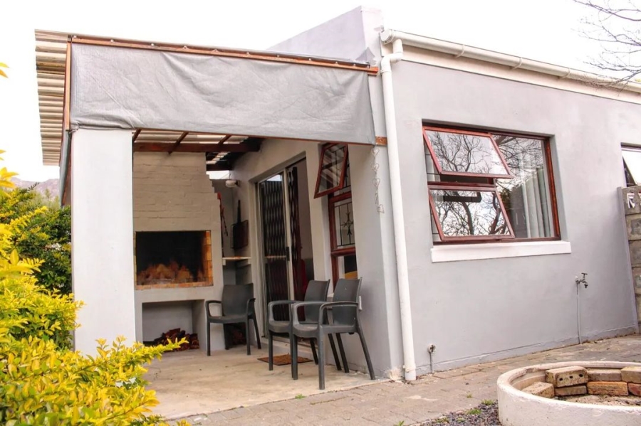 2 Bedroom Property for Sale in Pine Acres Western Cape